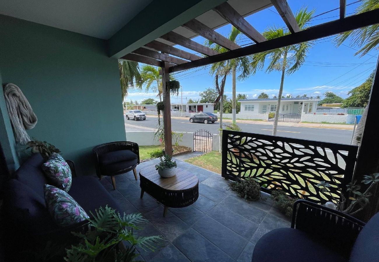House in Camuy - Oceanfront Rustic Family Home Fully Equipped for 8
