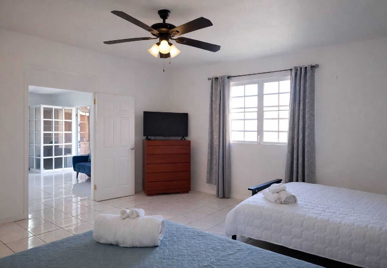 House in Dorado - 9 br in dorado 