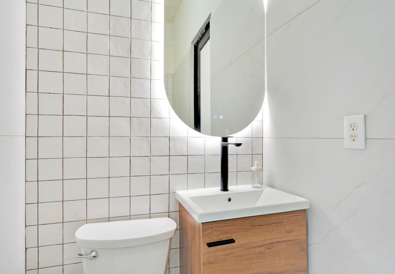 House in San Juan - Vibrant Santurce Caribbean Escape | 7BR w/ Rooftop