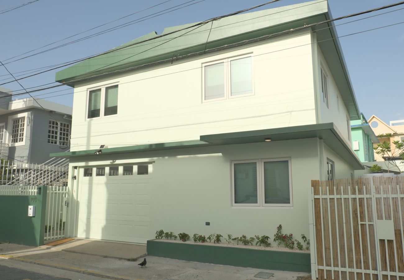 House in San Juan - 4BR Pool Home | 5 Min to Beach, San Juan