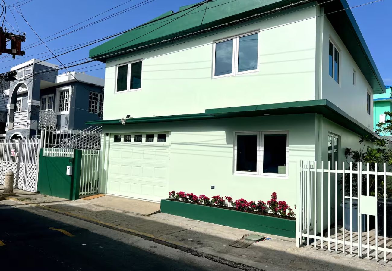 House in San Juan - 4BR Pool Home | 5 Min to Beach, San Juan
