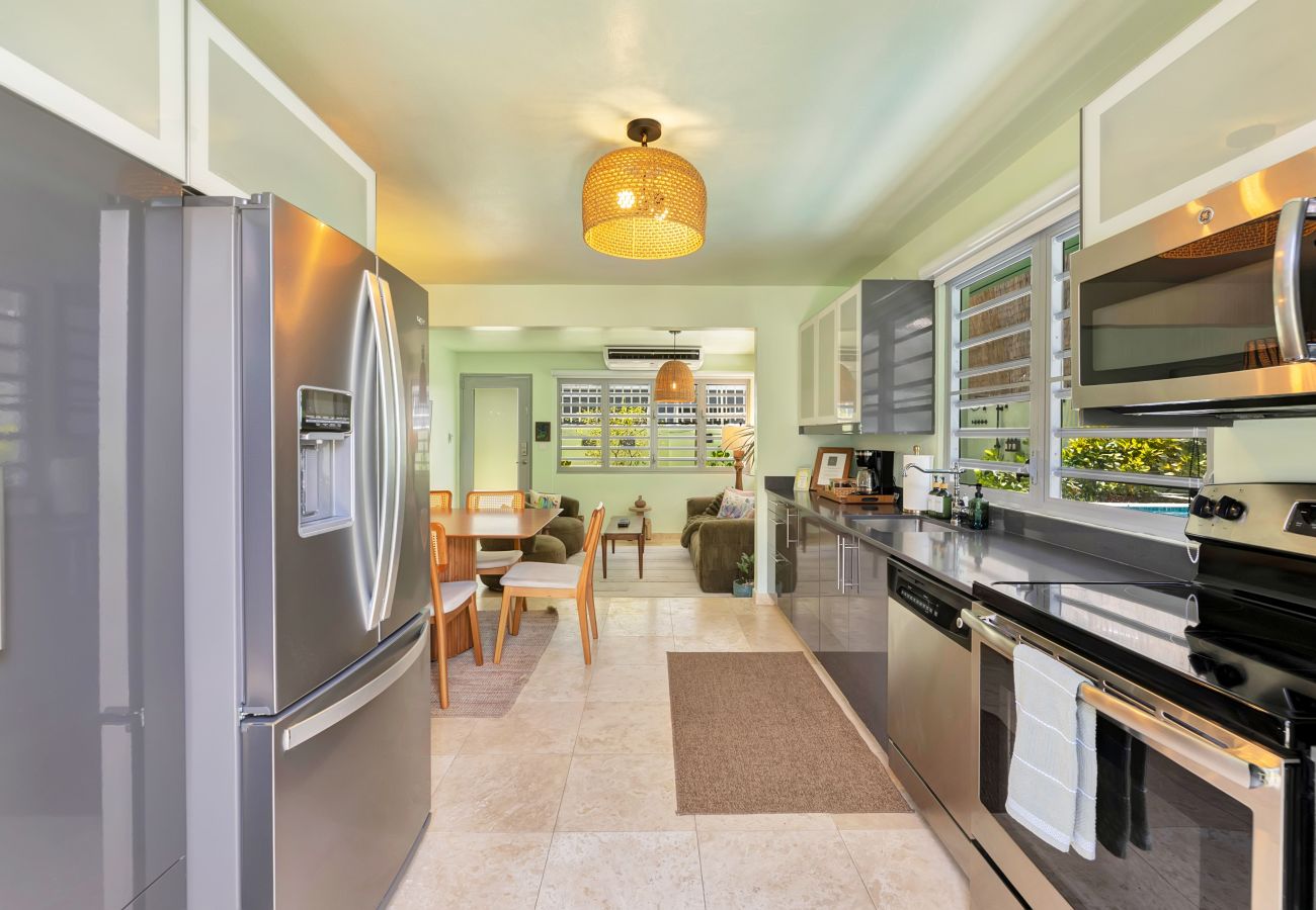 House in San Juan - 4BR Pool Home | 5 Min to Beach, San Juan