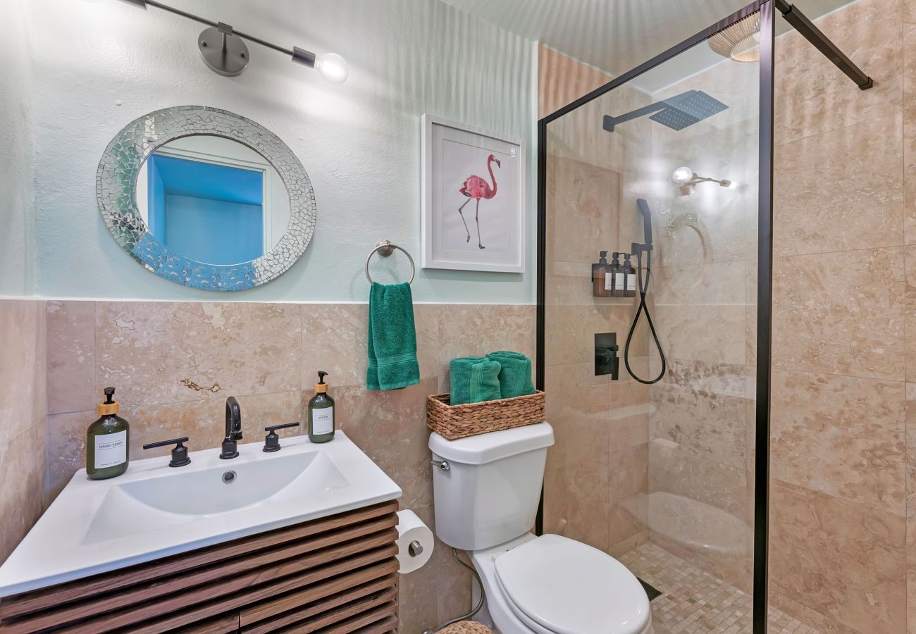 House in San Juan - 4BR Pool Home | 5 Min to Beach, San Juan