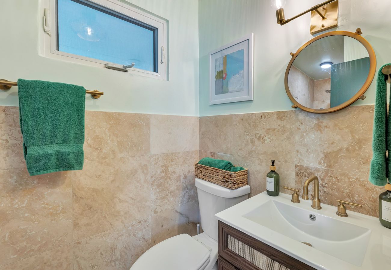 House in San Juan - 4BR Pool Home | 5 Min to Beach, San Juan