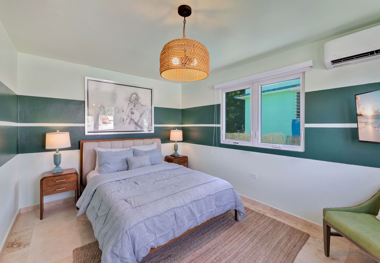 House in San Juan - 4BR Pool Home | 5 Min to Beach, San Juan