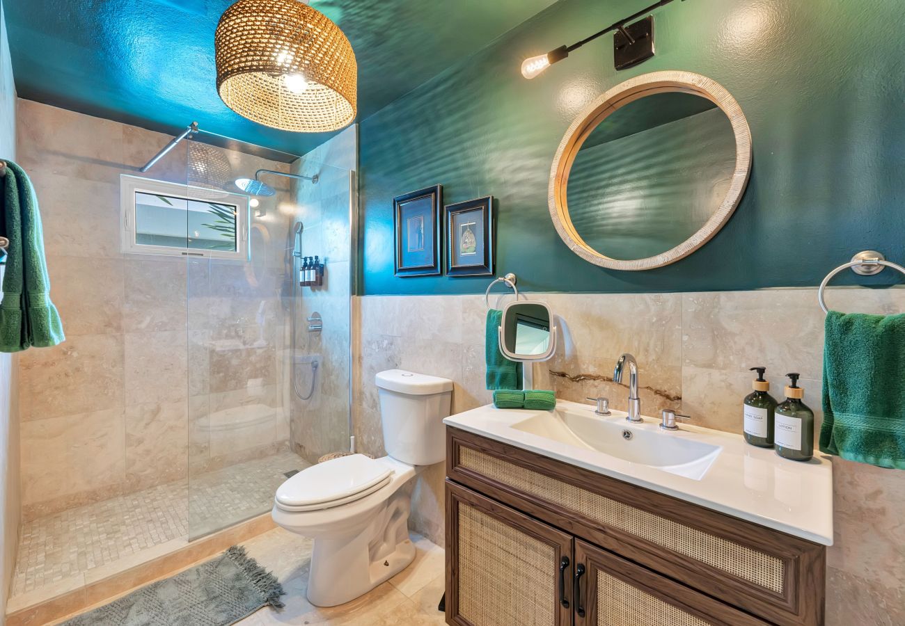 House in San Juan - 4BR Pool Home | 5 Min to Beach, San Juan