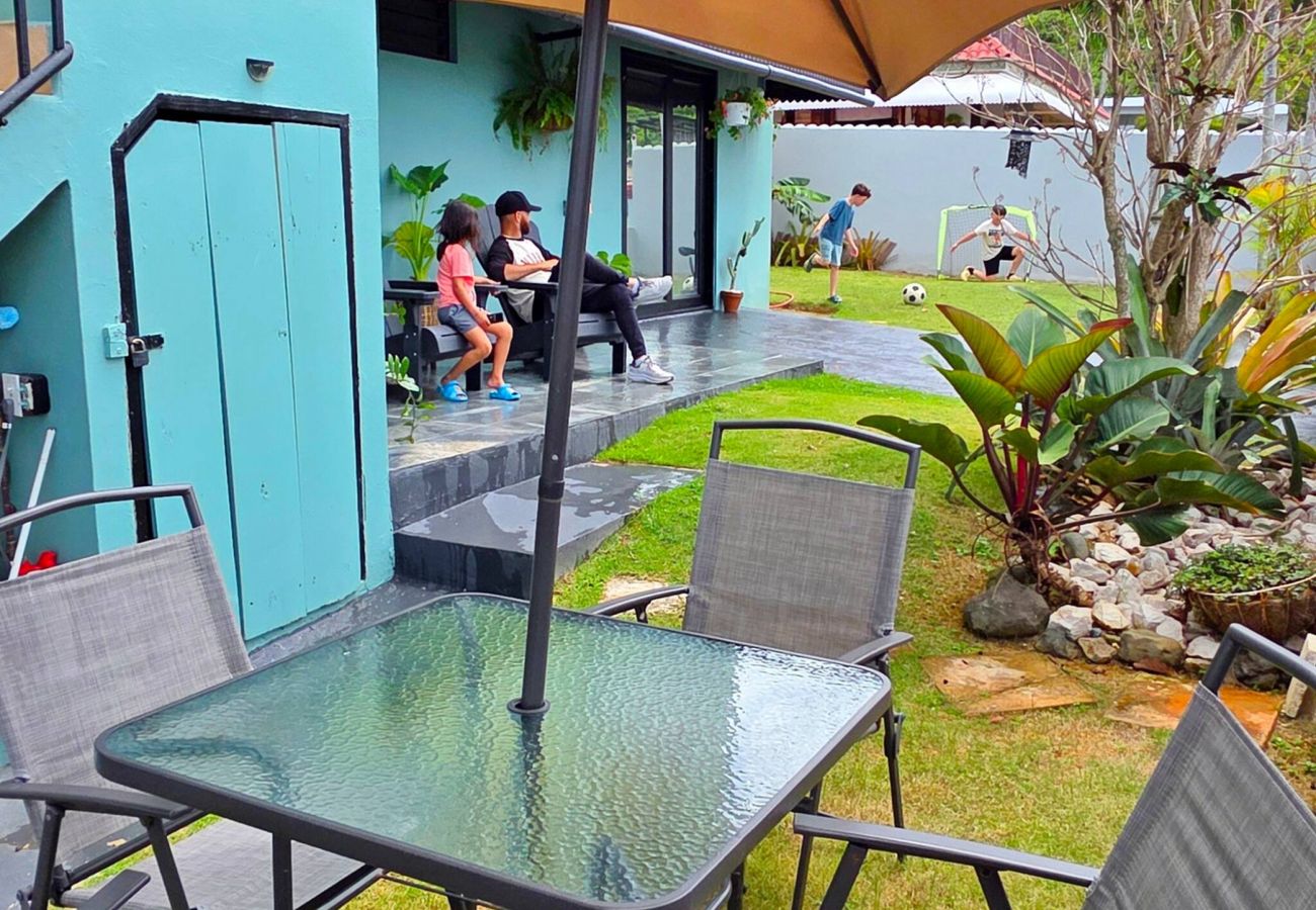 House in Camuy - 6BR Beachfront Compound w/ Generator & Games 