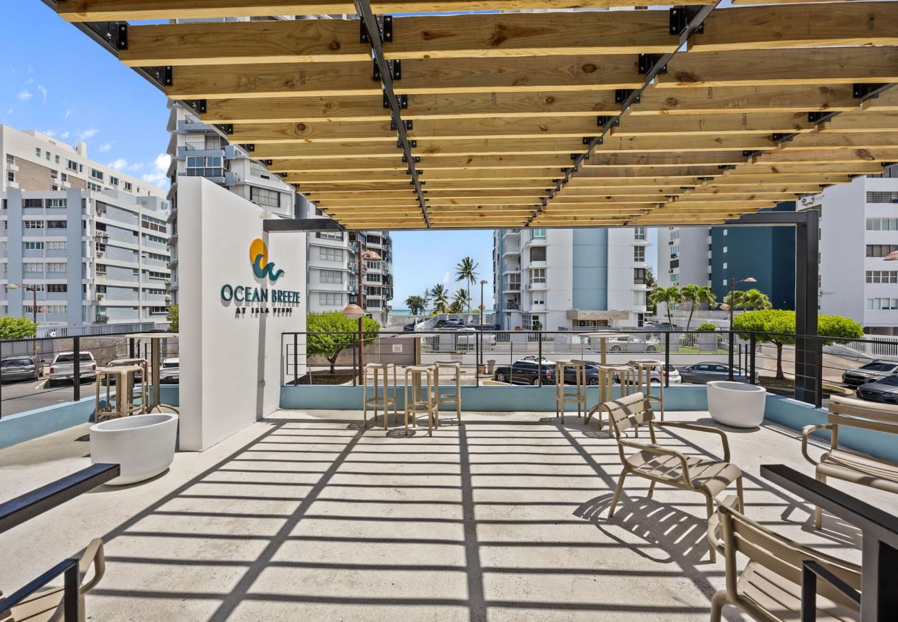 Rent by room in Carolina - Isla Verde Ocean Breeze | Luxury Beach Suites 2G
