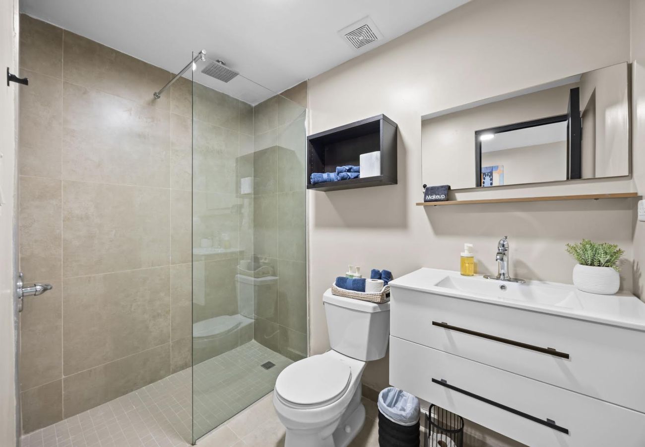 Rent by room in Carolina - Isla Verde Ocean Breeze | Luxury Beach Suites 2C