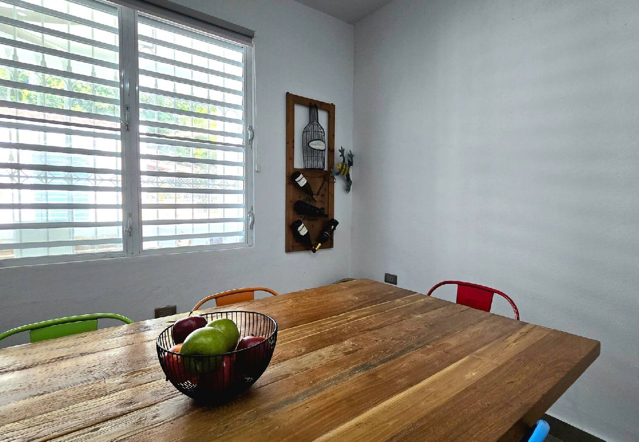 House in Arecibo - Arecibo - House, Close to Beach, Laundry, Wifi A/C 