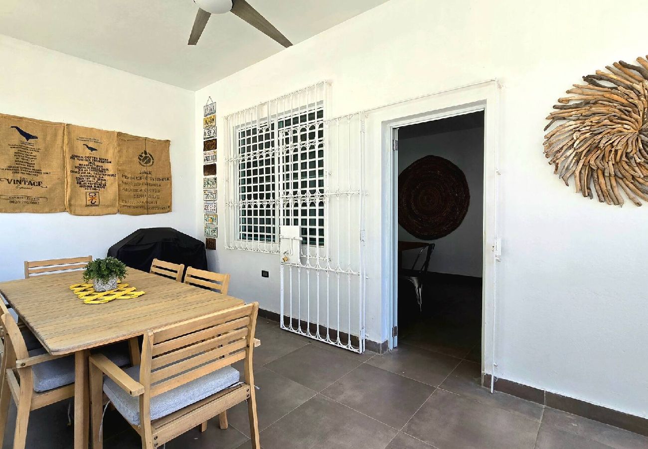 House in Arecibo - Arecibo - House, Close to Beach, Laundry, Wifi A/C 