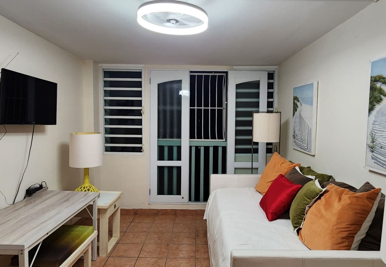 Apartment in Hato Rey - Charming 2BR in Condado – 4 Min to the Beach & Parking