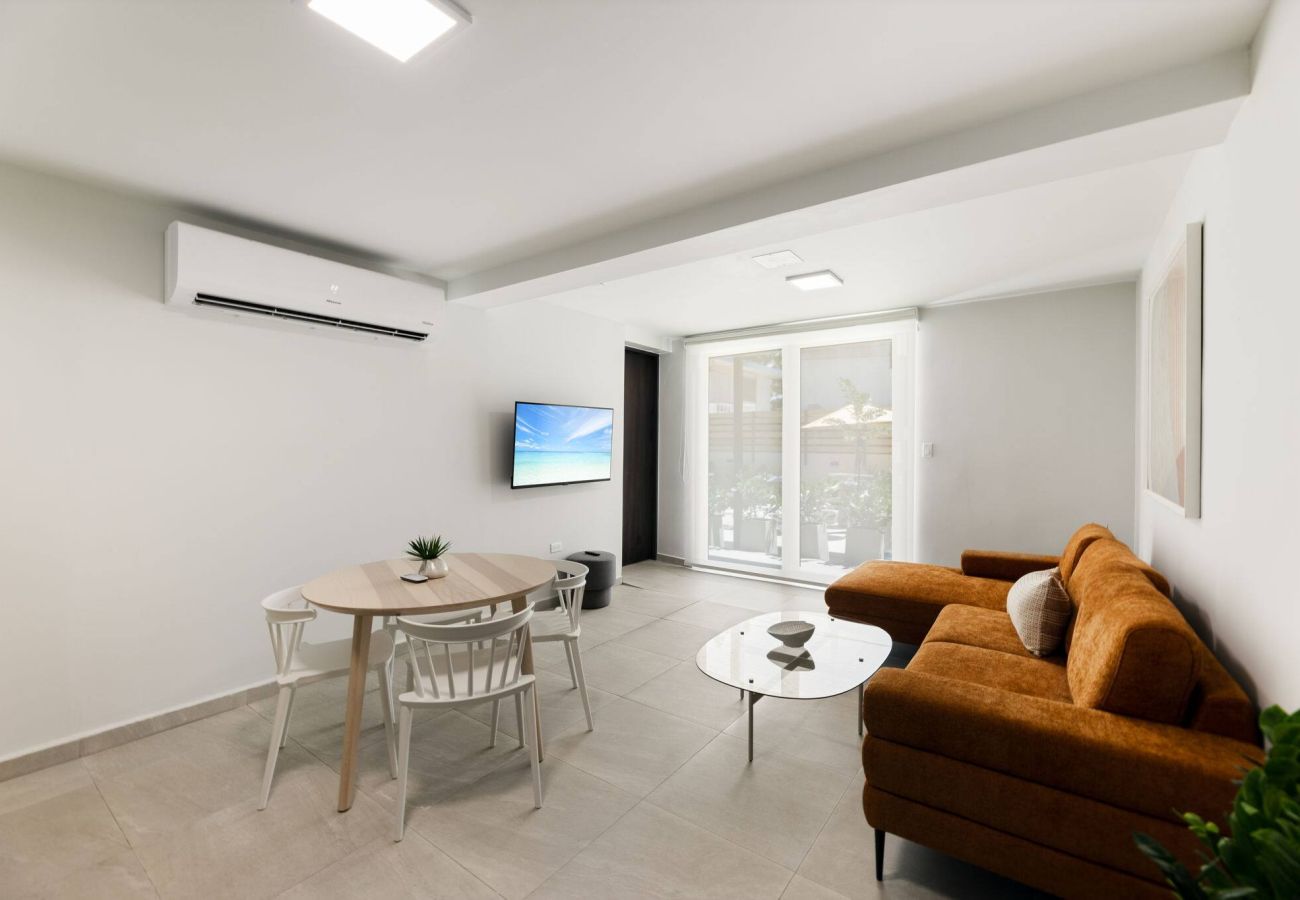 Apartment in San Juan - 14 Guests | 2 Suites | 2 Min Beach | Private Pool
