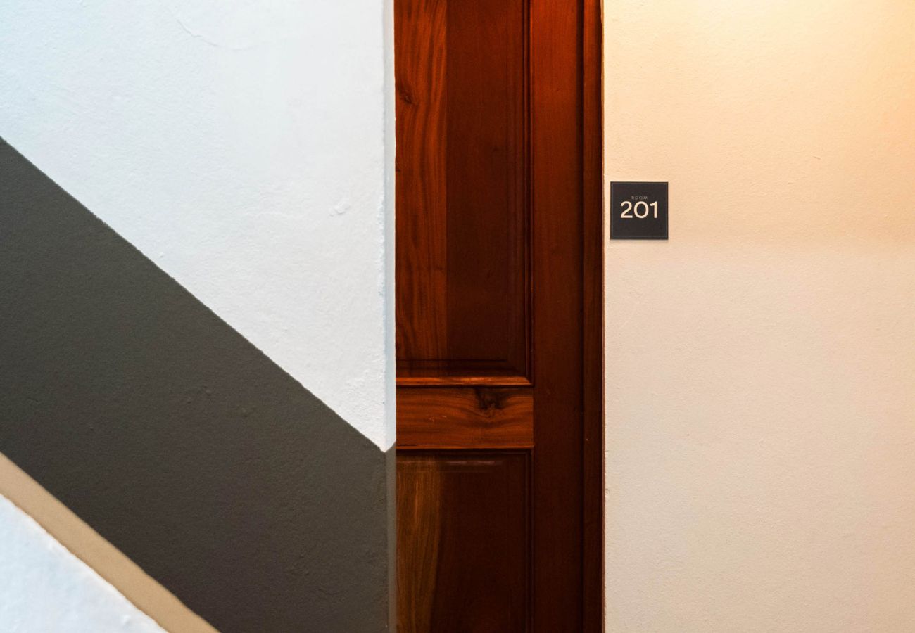 Rent by room in San Juan - Bahia Urbana, Double Room, walking to Old San Juan and Escambron Beach
