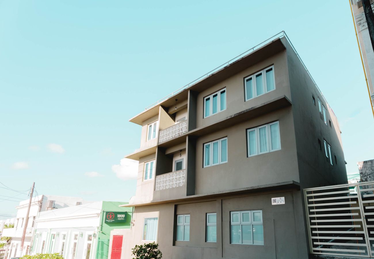 Rent by room in San Juan - Bahia Urbana, Double Room, walking to Old San Juan and Escambron Beach