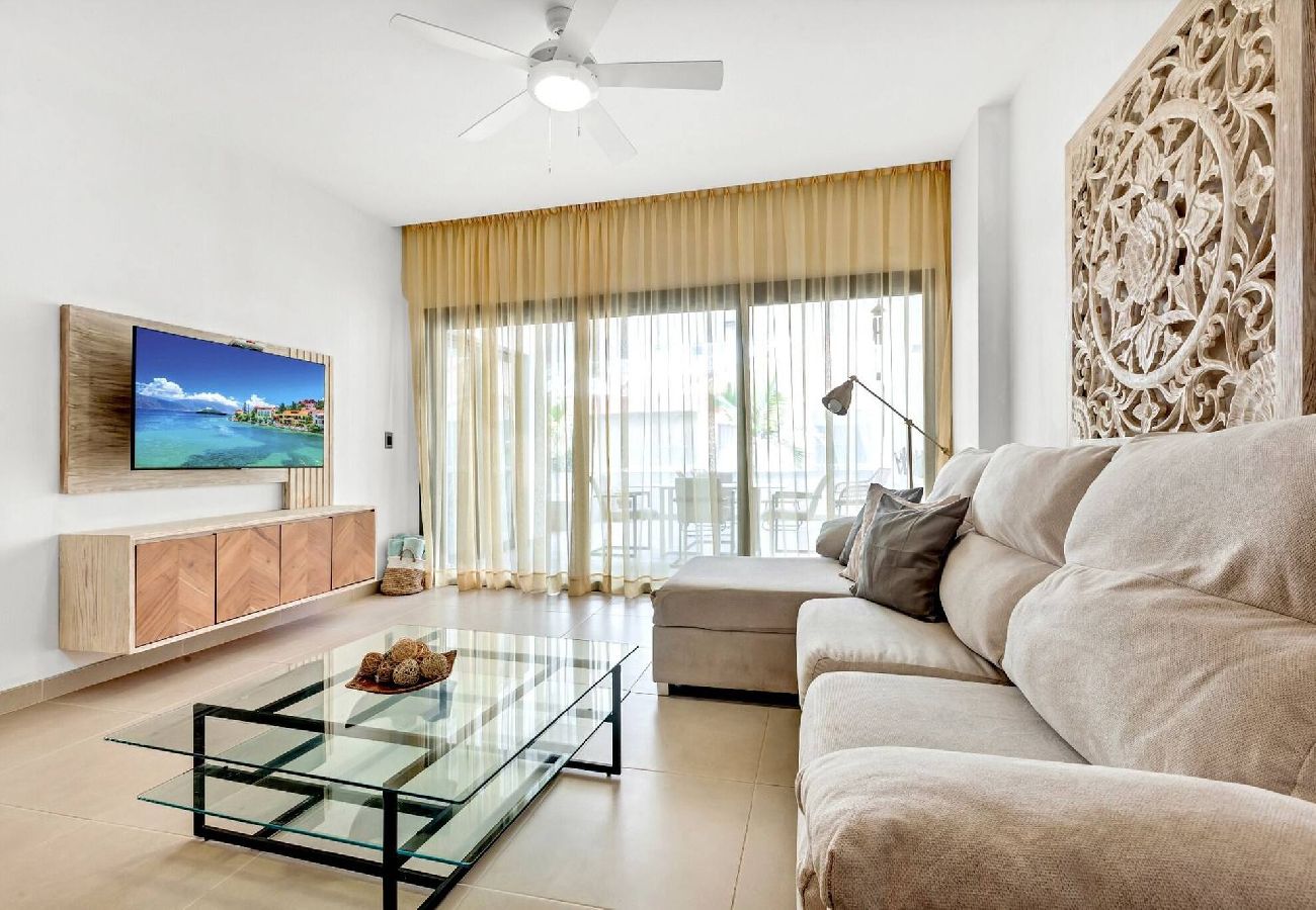 Condominium in Punta Cana - LIS4C04 - Apartamento de playa con piscina