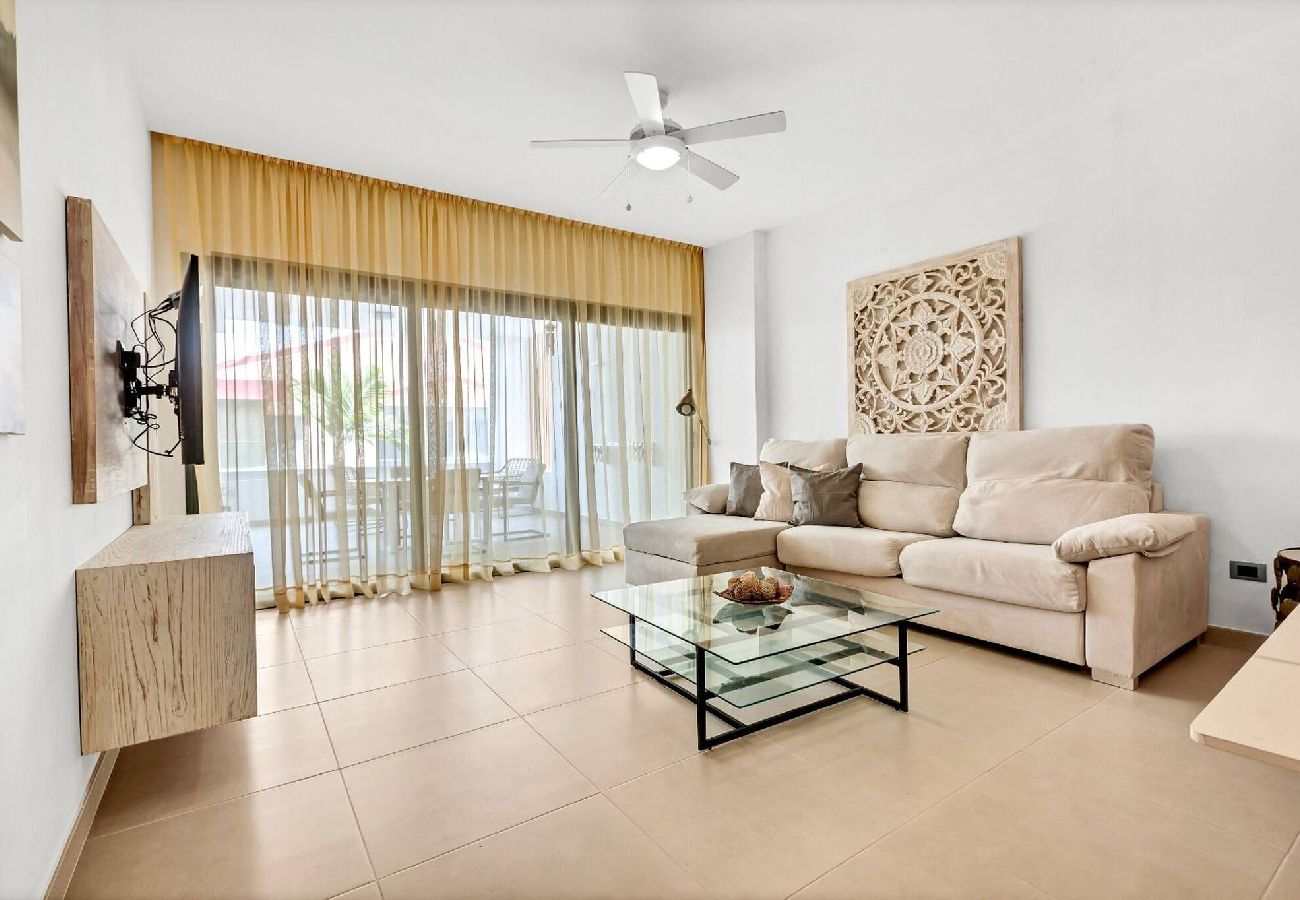 Condominium in Punta Cana - LIS4C04 - Apartamento de playa con piscina