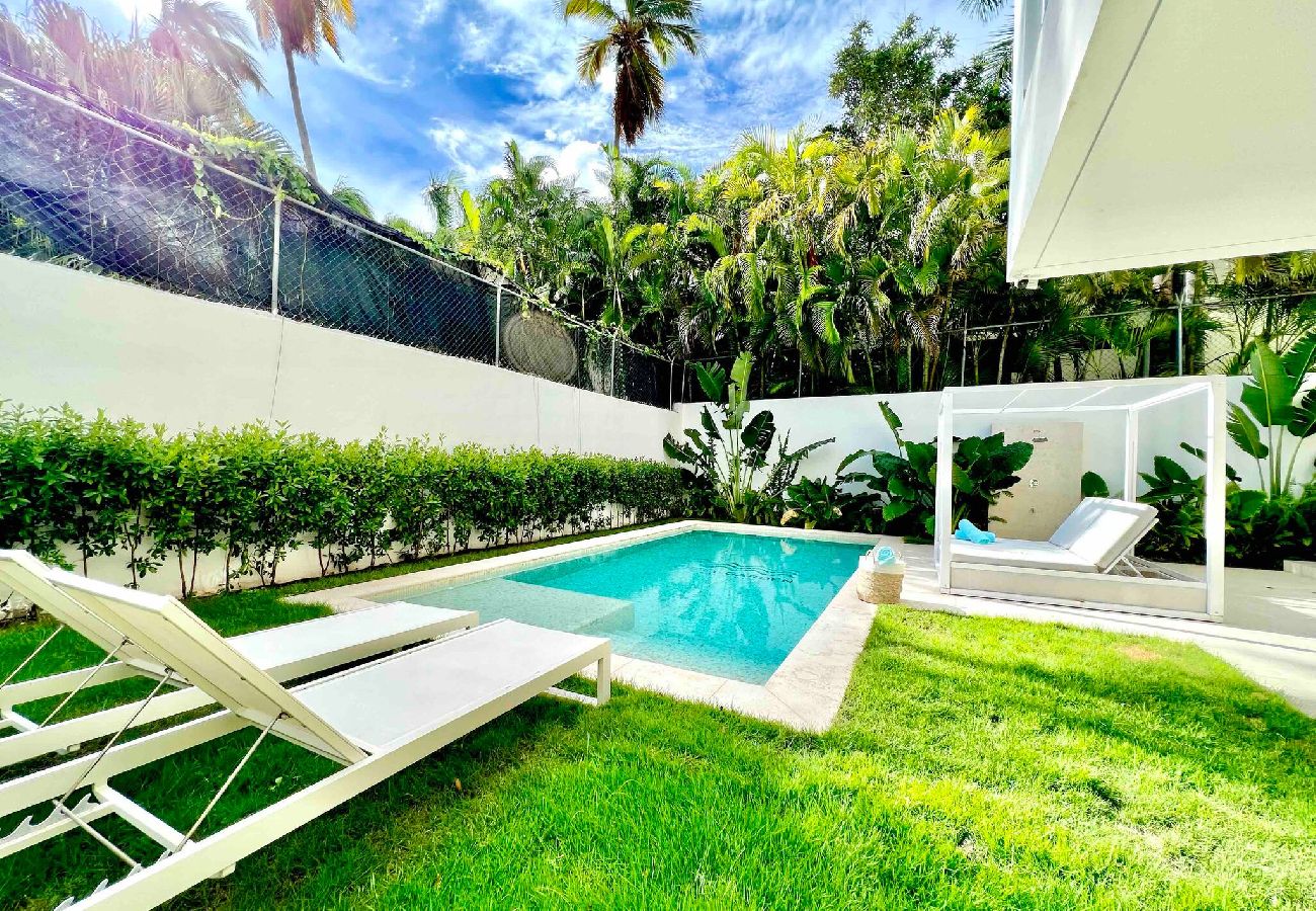 Condominium in Punta Cana - LIS4C04 - Apartamento de playa con piscina