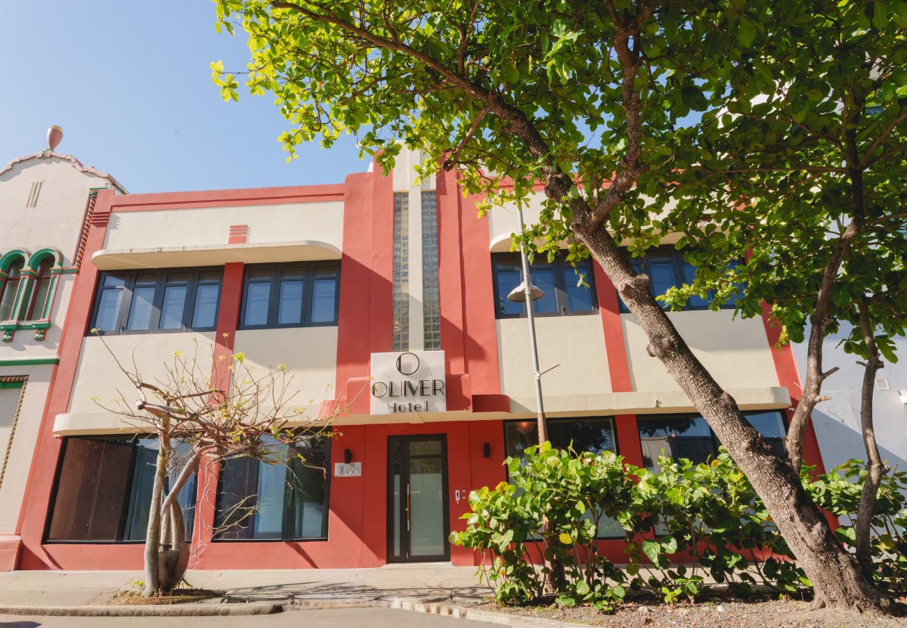 Rent by room in San Juan - The Oliver, Queen Interior Room, Old San Juan