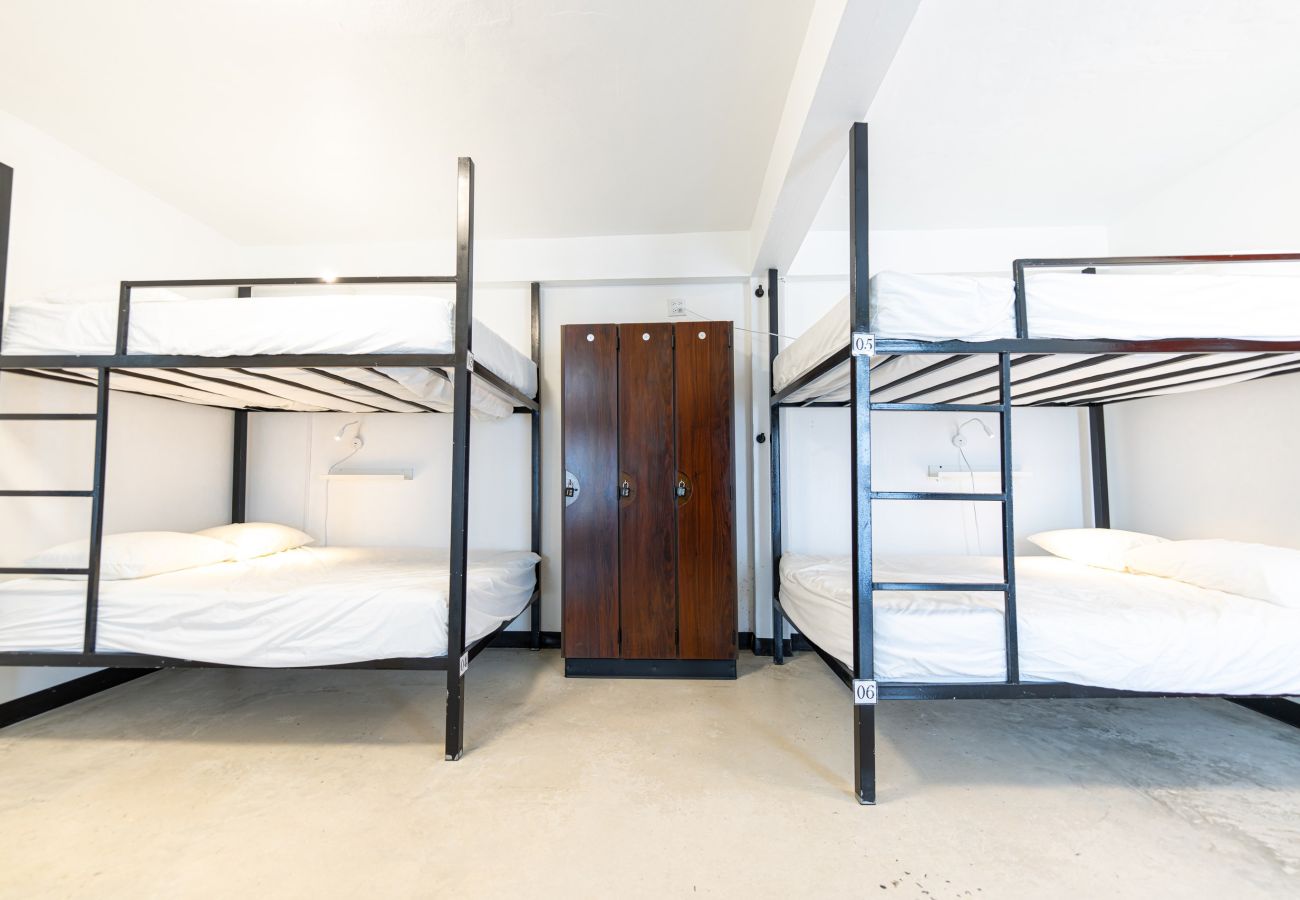 Rent by room in San Juan - Juliette Hostel, Bed in 6-Bed Female Dorm, Old San Juan