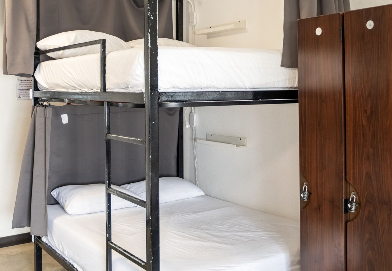 Rent by room in San Juan - Juliette Hostel, Bed in 6-Bed Female Dorm, Old San Juan