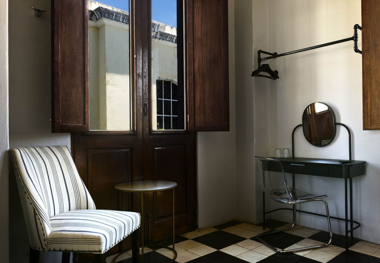 Rent by room in San Juan - El Colonial, Juliette Balconette Queen, Old San Juan