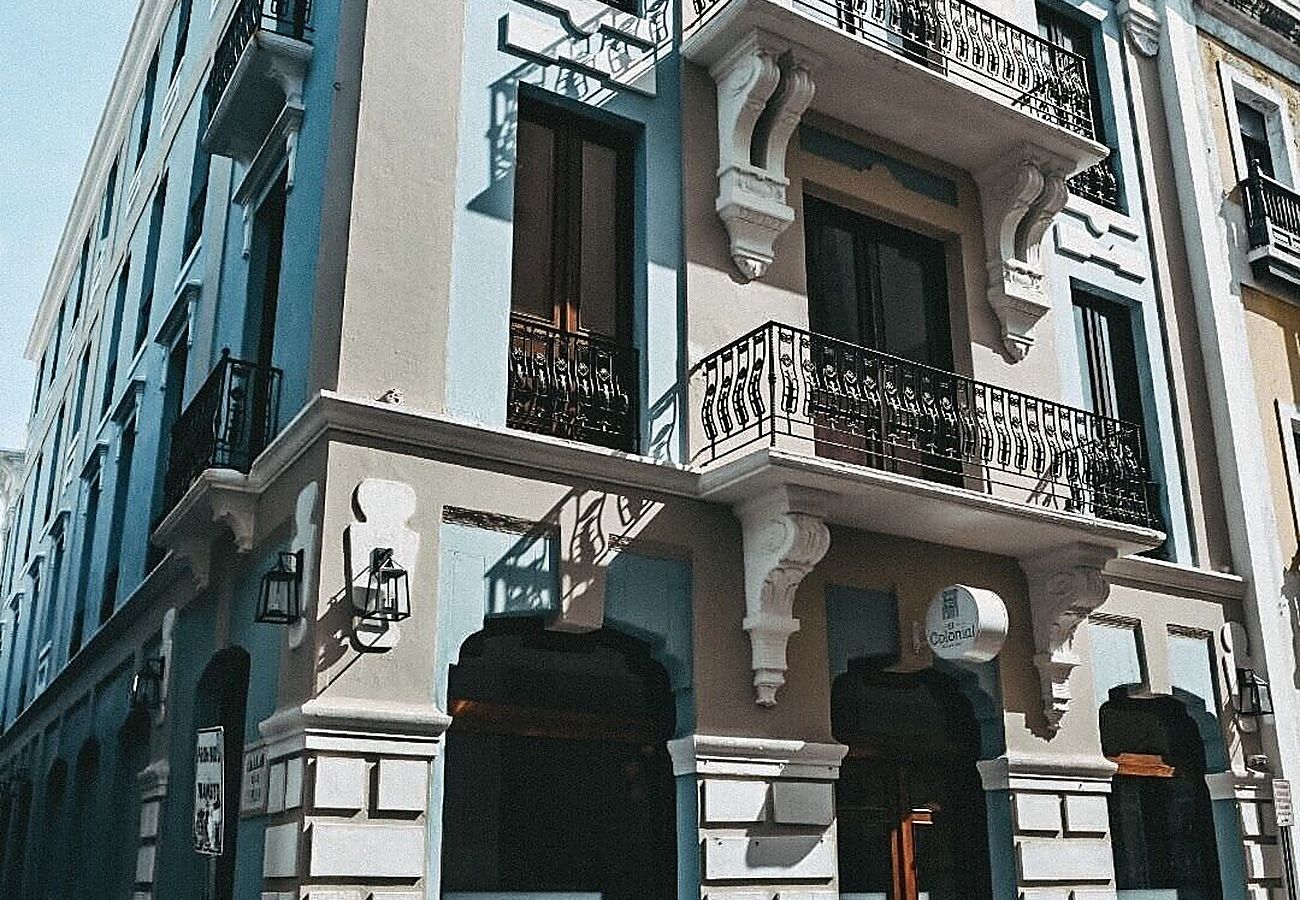 Rent by room in San Juan - El Colonial, Queen Private Terrace, Old San Juan
