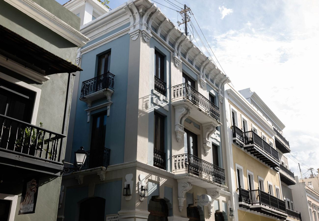 Rent by room in San Juan - El Colonial, Queen Private Terrace, Old San Juan