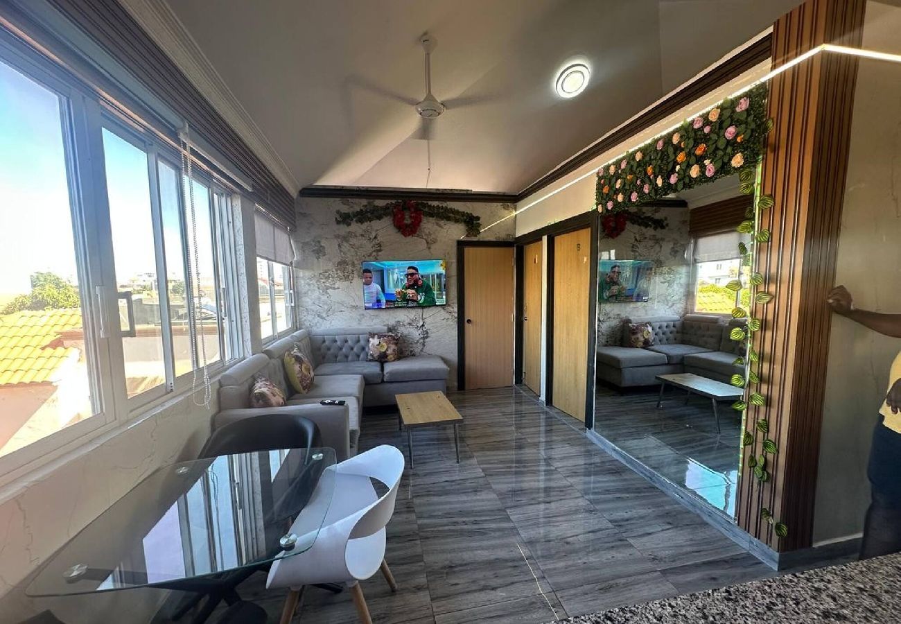 Apartment in Santo Domingo Este - Spacious 3BR with Jacuzzi Access