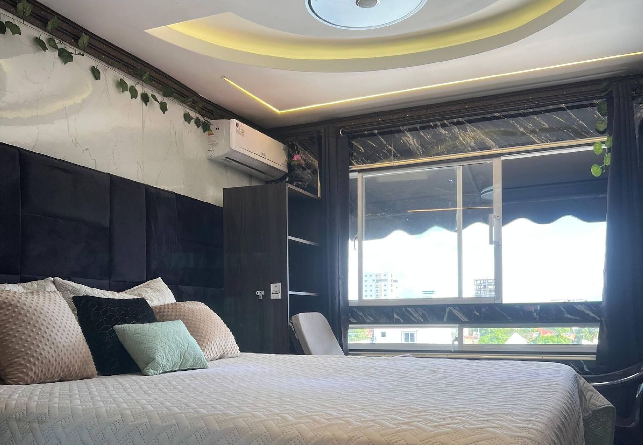 Apartment in Santo Domingo Este - 2BR Apartment with Balcony and Jacuzzi Access