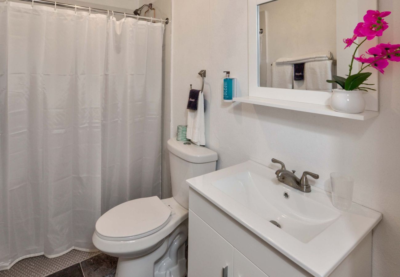 Apartment in San Juan - Comfortable San Juan Apartment for 4 Guests - 4
